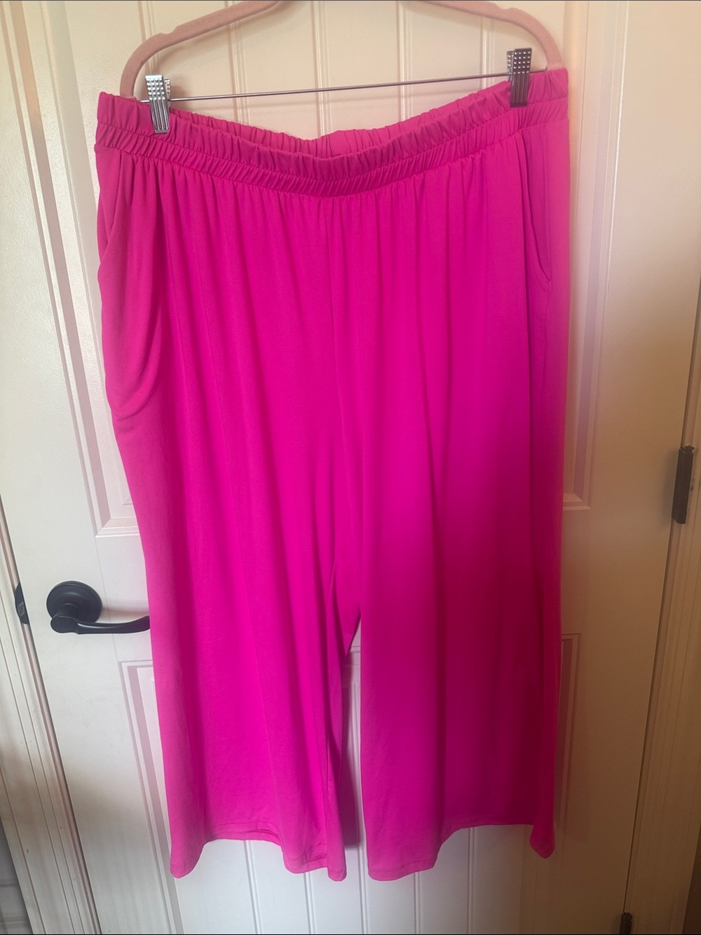 Women's Cropped Wide-Leg Pants - Hot Pink